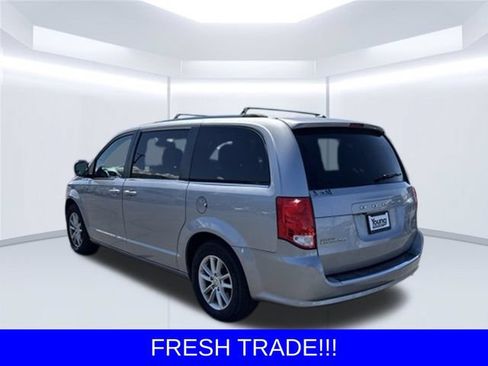 Used 2019 Dodge Grand Caravan SXT FWD image 3
