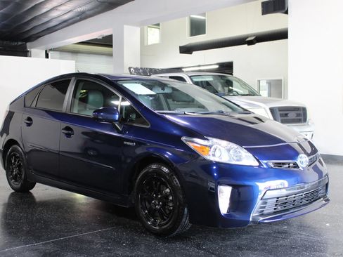 Used 2012 Toyota Prius Four FWD image 1