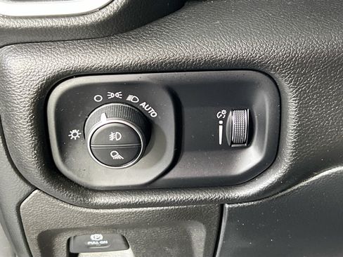 Used 2023 RAM 1500 Big Horn AWD/4WD image 10