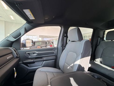 New 2026 RAM 1500 4x4 Crew Cab image 29