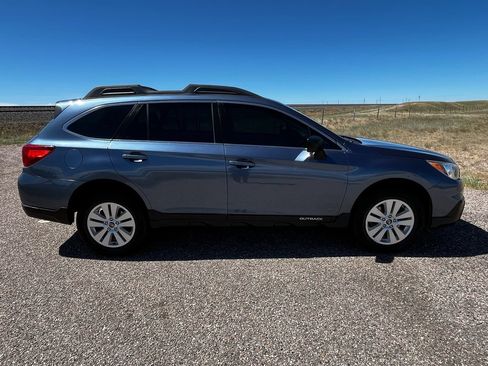 Used 2017 Subaru Outback 2.5i AWD/4WD image 6