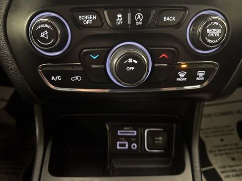 Used 2016 Jeep Cherokee Sport w/ Cold Weather Group image 16