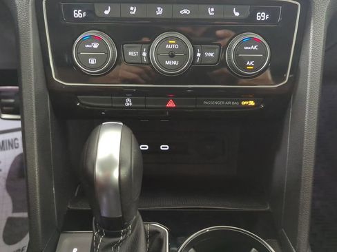 Used 2022 Volkswagen Atlas SEL Premium AWD/4WD image 29