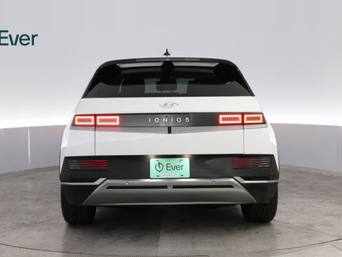 Used 2024 Hyundai Ioniq 5 SEL image 13
