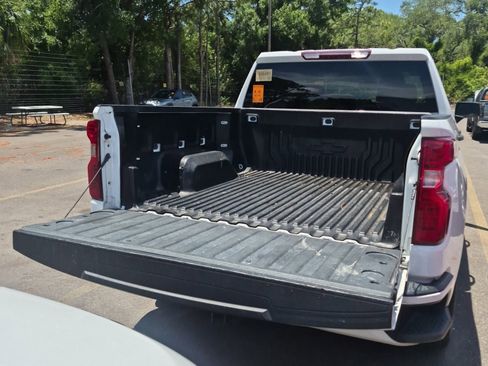 Used 2022 Chevrolet Silverado 1500 Custom RWD image 11