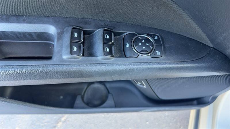 Used 2019 Ford Fusion SE FWD image 14