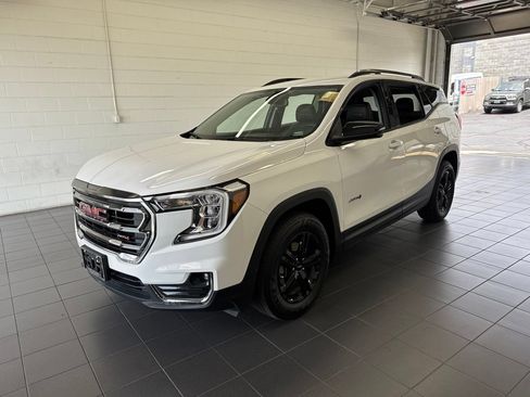 Used 2024 GMC Terrain AT4 AWD/4WD image 4