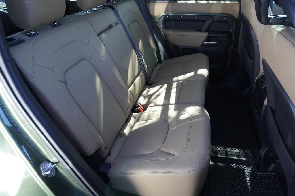 New 2026 Land Rover Defender 110 X-Dynamic SE AWD/4WD image 27