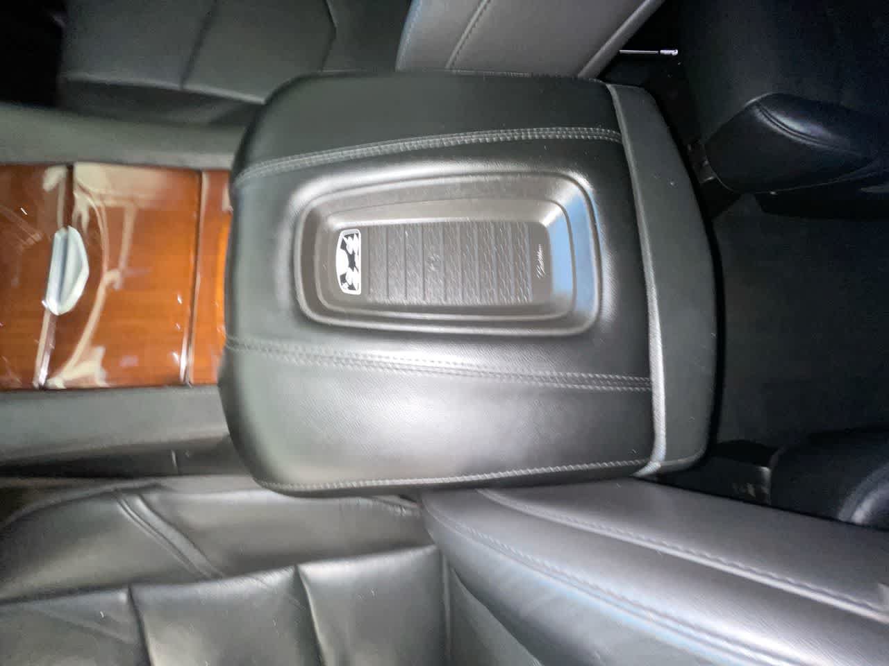 Used 2018 Cadillac Escalade ESV Premium Luxury AWD/4WD image 21