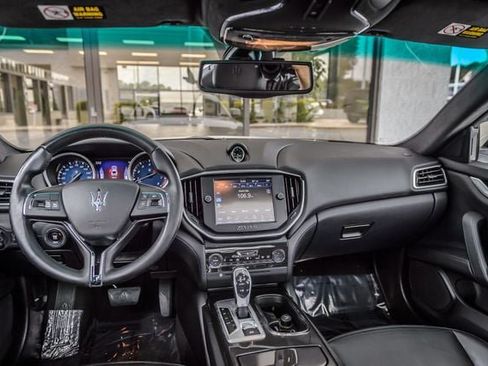 Used 2016 Maserati Ghibli RWD image 25