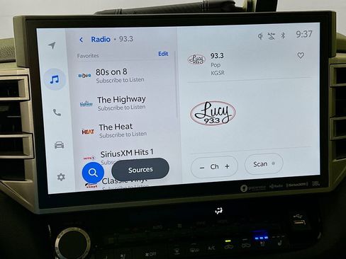 Used 2023 Toyota Tundra Limited image 15