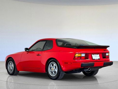 Used 1987 Porsche 944 Coupe image 3