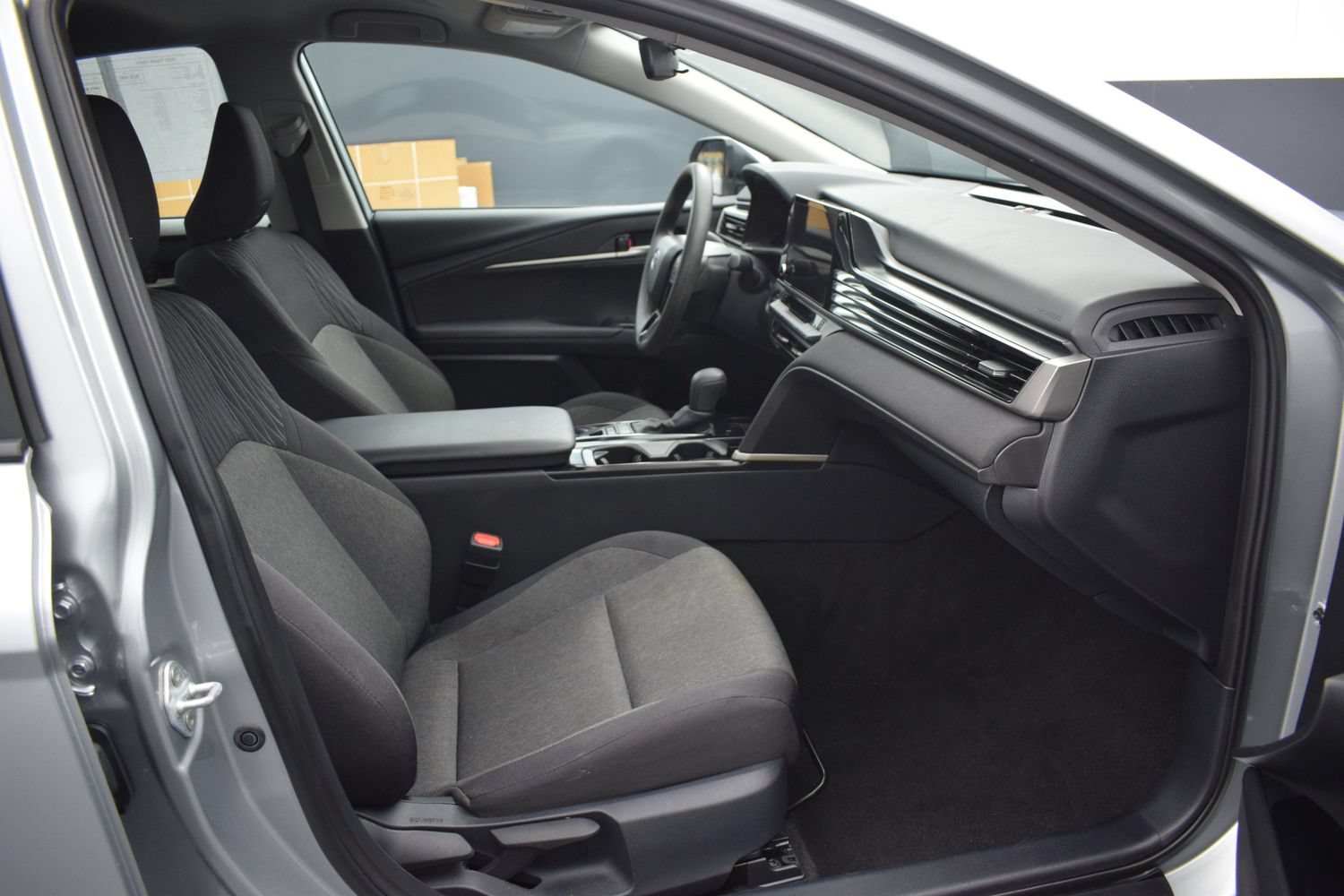 Used 2025 Toyota Camry LE FWD image 10