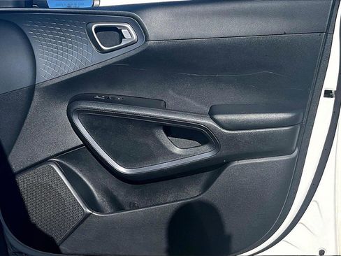 Used 2020 Kia Soul S image 19