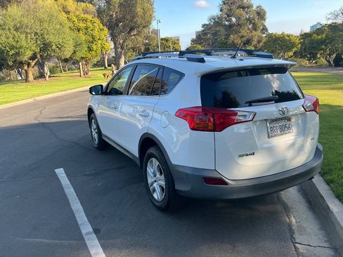 Used 2013 Toyota RAV4 LE FWD image 3