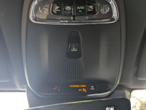 Used 2018 Volvo XC60 T6 R-Design w/ Convenience Package image 40