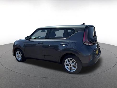 Used 2023 Kia Soul LX w/ Option Group 015 FWD image 10