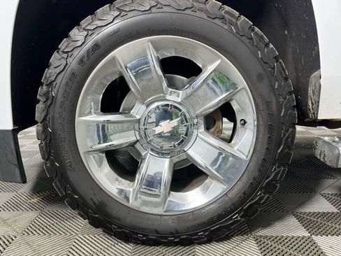 Used 2019 Chevrolet Tahoe LT w/ LT Signature Package image 11