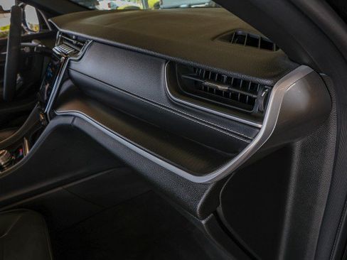 Used 2023 Jeep Grand Cherokee Altitude RWD image 35