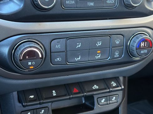 Used 2017 Chevrolet Colorado Z71 image 19