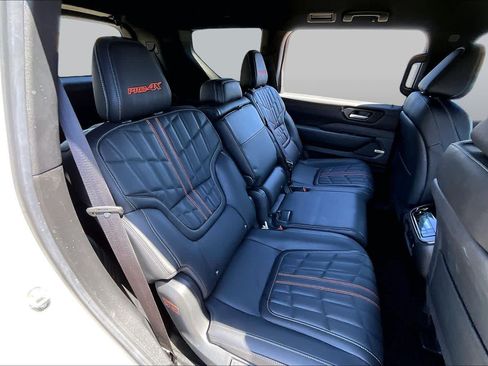 Certified 2025 Nissan Armada PRO-4X AWD/4WD image 21