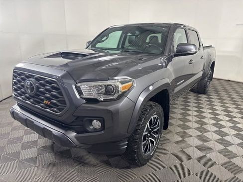 Used 2020 Toyota Tacoma w/ TRD Off-Road Package image 13
