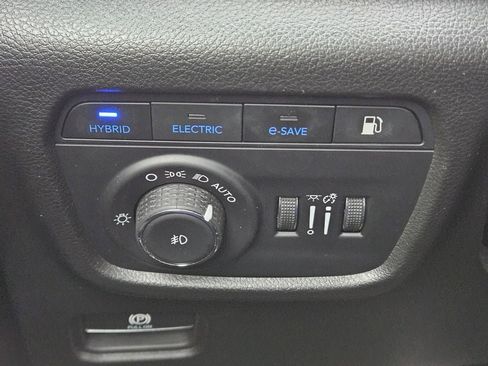 Used 2023 Jeep Grand Cherokee Overland image 23