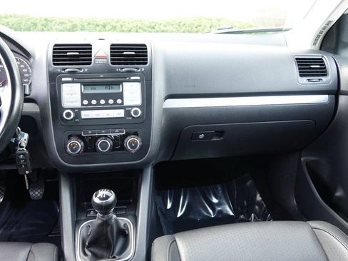Used 2010 Volkswagen Jetta Limited Edition FWD image 87