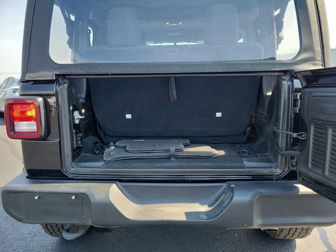 Used 2019 Jeep Wrangler Sport image 8