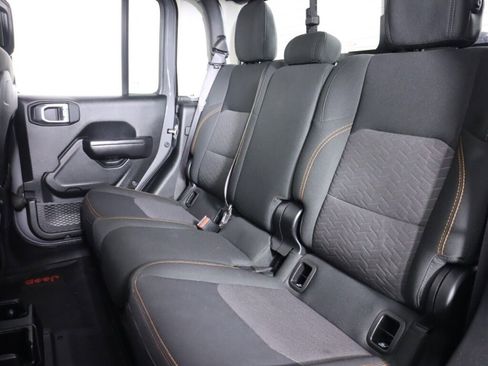 Used 2020 Jeep Gladiator Mojave image 37