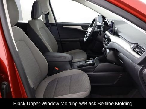 Used 2022 Ford Escape SE w/ SE Sport Appearance Package FWD image 18