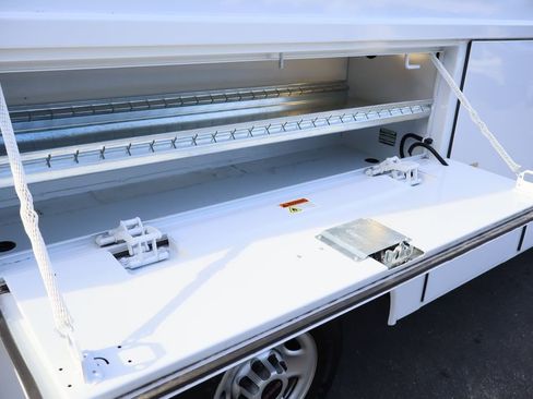 Used 2023 GMC Savana 3500 w/ Power Convenience Package image 26