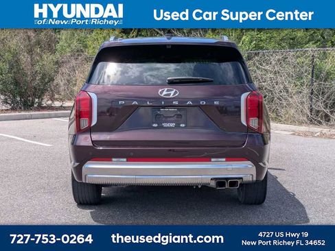 Used 2023 Hyundai Palisade Calligraphy FWD image 4