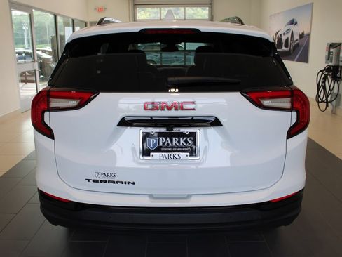 Used 2023 GMC Terrain SLT w/ Elevation Edition FWD image 27