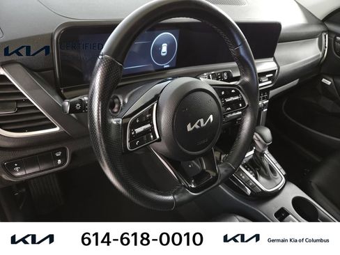 Certified 2024 Kia Seltos SX w/ SX Sunroof Package AWD/4WD image 17
