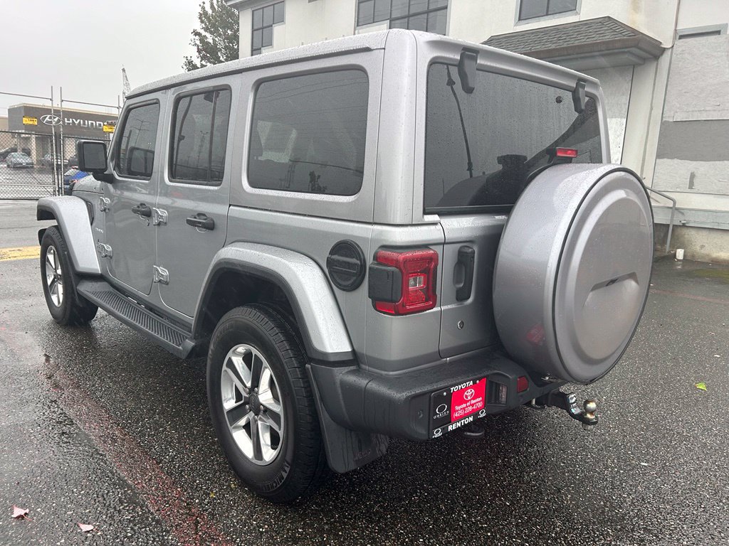 Used 2018 Jeep Wrangler Unlimited Sahara w/ Cold Weather Group AWD/4WD image 7