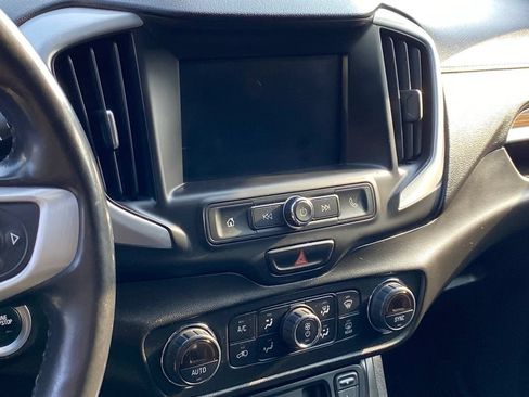 Used 2020 GMC Terrain SLE w/ Driver Convenience Package FWD image 7