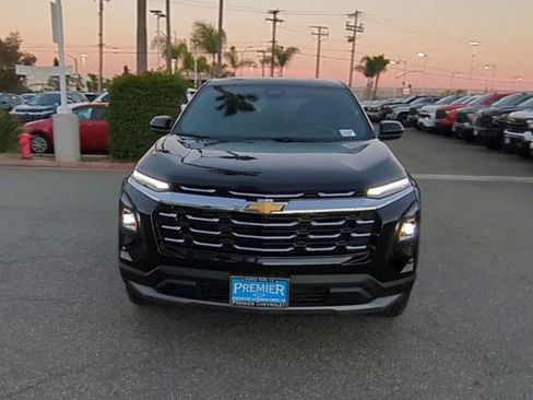 Used 2025 Chevrolet Equinox LT FWD image 3