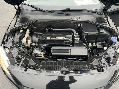 Used 2016 Volvo V60 T5 Cross Country w/ Convenience Package image 8