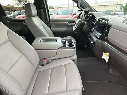 Used 2025 GMC Sierra 1500 SLT image 15