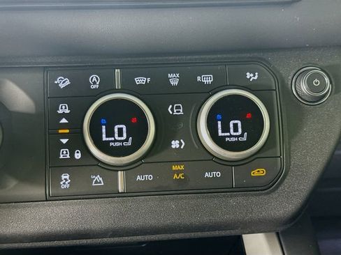 Certified 2025 Land Rover Defender 110 V8 AWD/4WD image 18