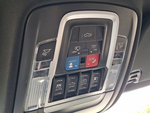 Used 2023 RAM 1500 Limited AWD/4WD image 27