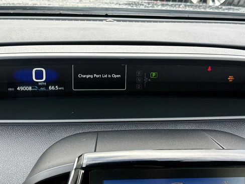 Used 2022 Toyota Prius Prime XLE image 25