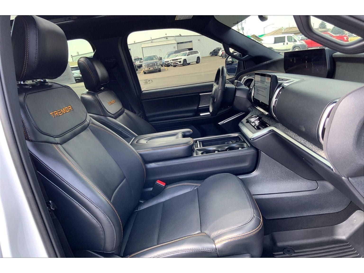 Used 2025 Ford Expedition Tremor AWD/4WD image 8