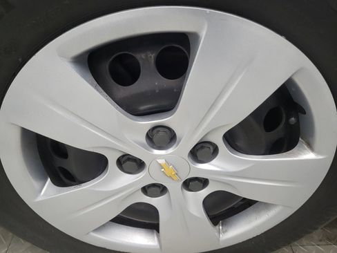 Used 2018 Chevrolet Cruze LS image 31