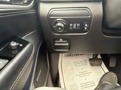 Used 2022 Jeep Wagoneer Series III w/ Premium Group I AWD/4WD image 37