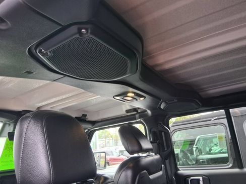 Used 2021 Jeep Gladiator Mojave AWD/4WD image 27