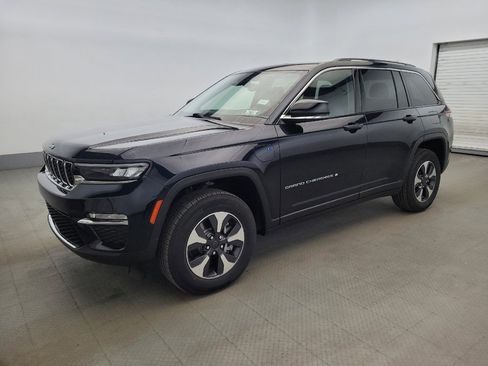 Used 2022 Jeep Grand Cherokee Limited 4xe image 2