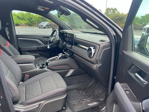 Used 2026 Chevrolet Colorado Z71 AWD/4WD image 10