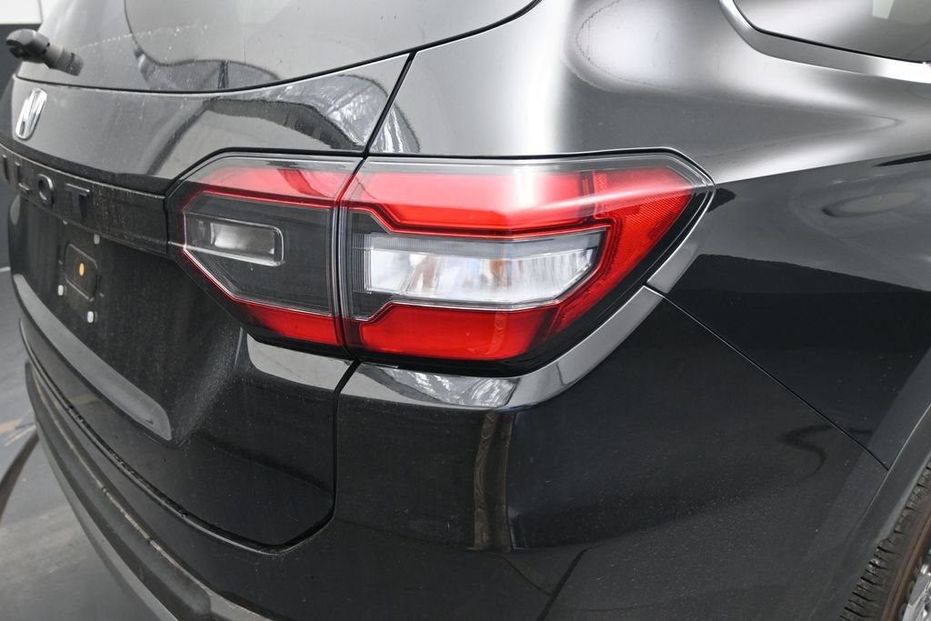 Used 2025 Honda Pilot EX-L image 10